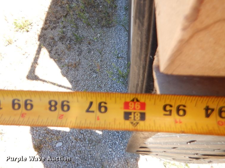 image for item GN9456 2004 Wilson DWH500 double hopper bottom grain trailer