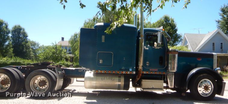 image for item GN9457 1992 Peterbilt 379  semi truck