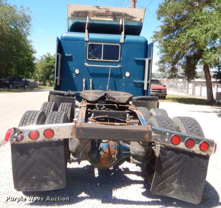 image for item GN9457 1992 Peterbilt 379  semi truck