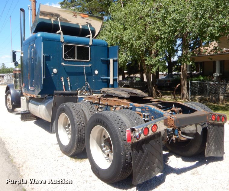 image for item GN9457 1992 Peterbilt 379  semi truck