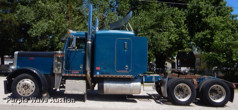 image for item GN9457 1992 Peterbilt 379  semi truck
