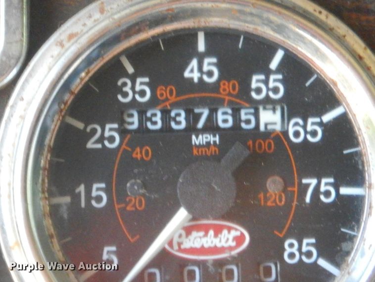 image for item GN9457 1992 Peterbilt 379  semi truck