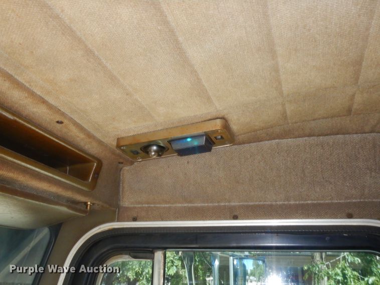 image for item GN9457 1992 Peterbilt 379  semi truck