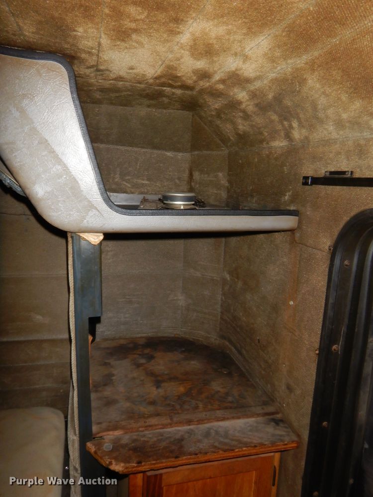 image for item GN9457 1992 Peterbilt 379  semi truck