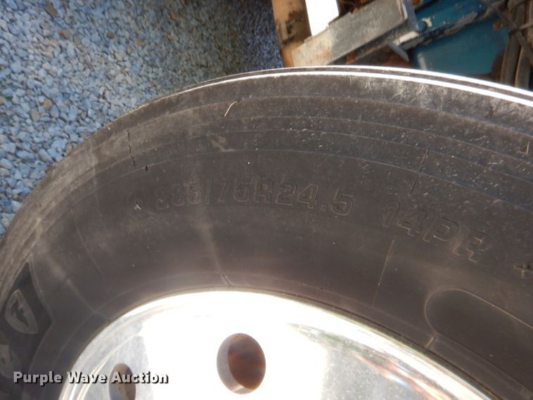 image for item GN9457 1992 Peterbilt 379  semi truck