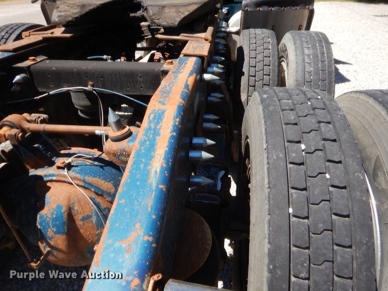 image for item GN9457 1992 Peterbilt 379  semi truck