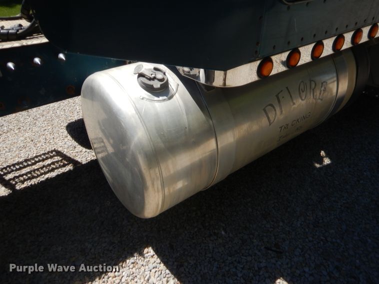 image for item GN9457 1992 Peterbilt 379  semi truck