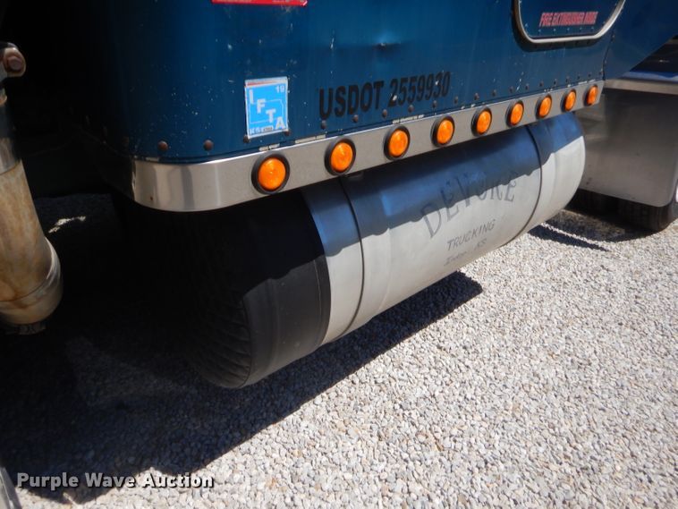 image for item GN9457 1992 Peterbilt 379  semi truck