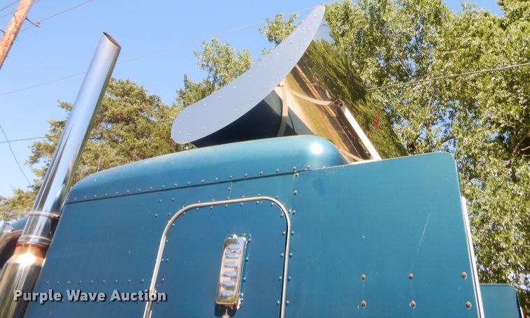 image for item GN9457 1992 Peterbilt 379  semi truck