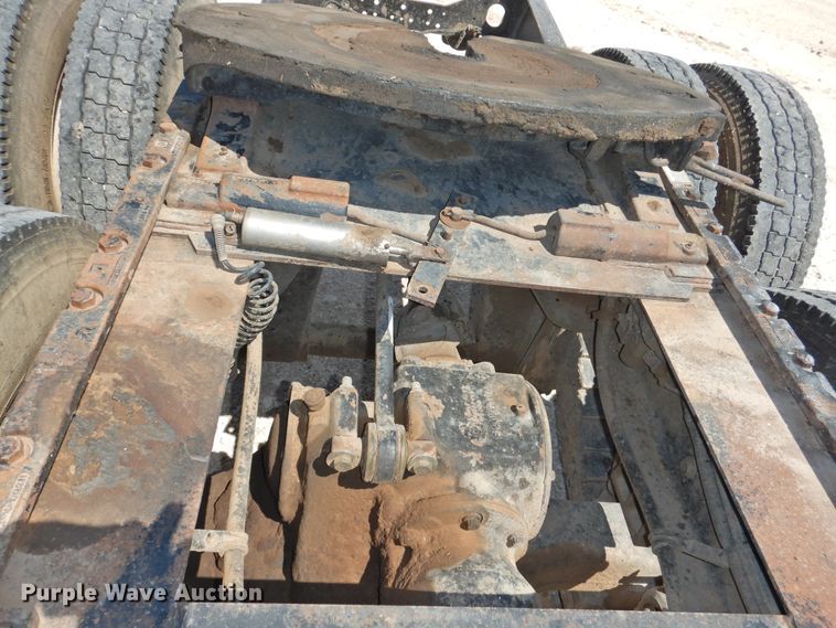 image for item GN9928 2001 Mack CH613  semi truck