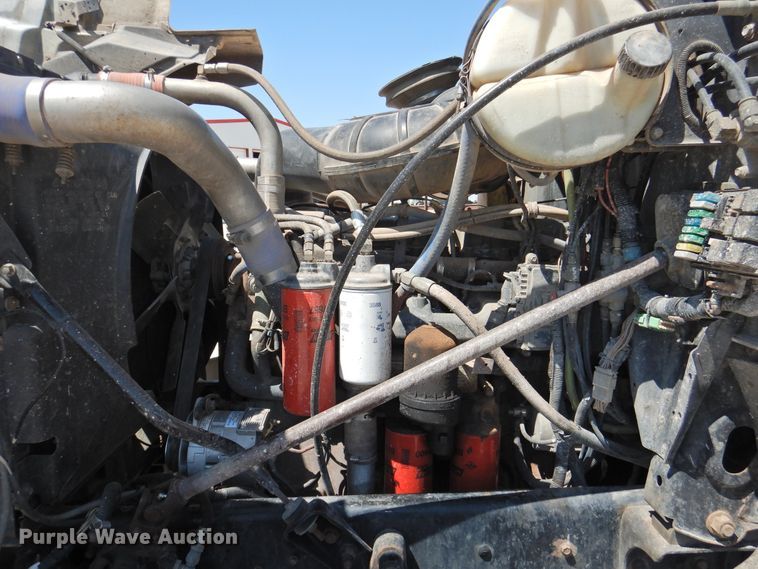 image for item GN9928 2001 Mack CH613  semi truck