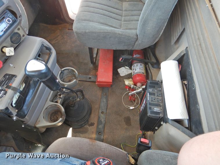 image for item GN9928 2001 Mack CH613  semi truck