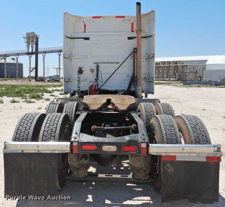 image for item GN9929 2009 Volvo VN  semi truck