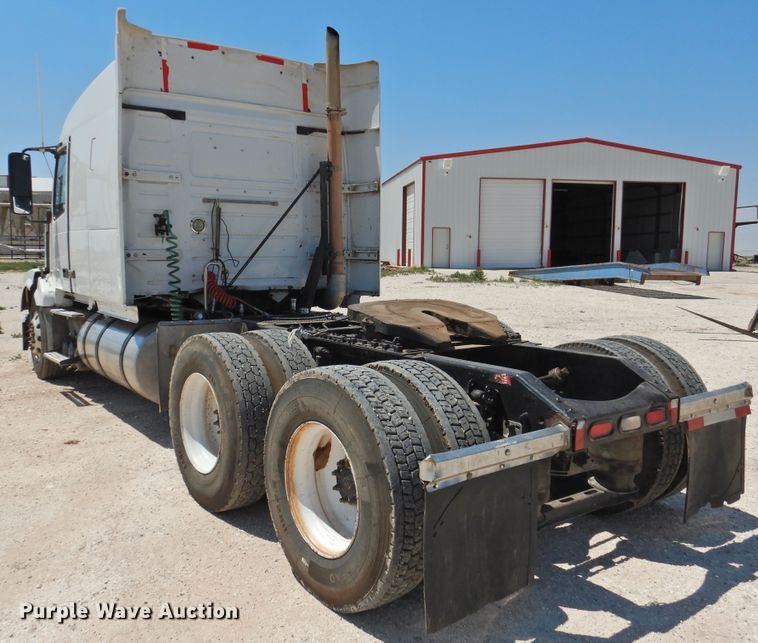 image for item GN9929 2009 Volvo VN  semi truck