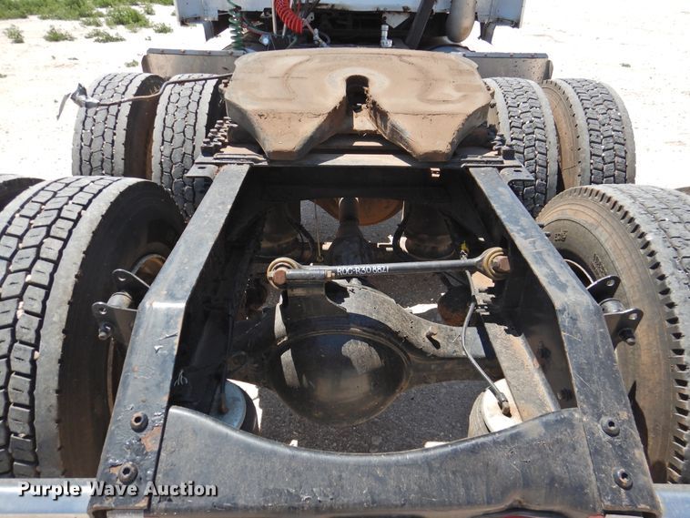 image for item GN9929 2009 Volvo VN  semi truck