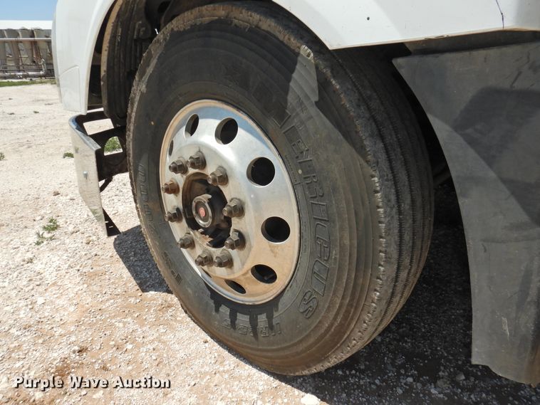 image for item GN9929 2009 Volvo VN  semi truck