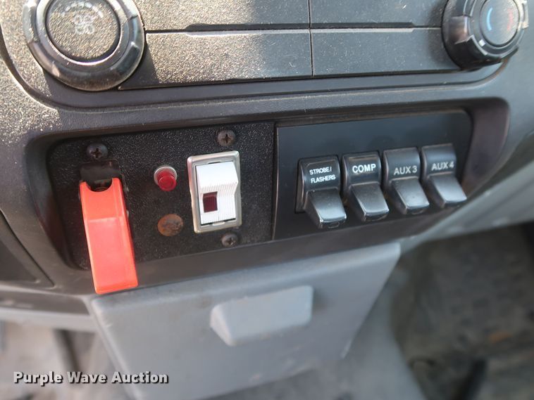 image for item GS9940 2011 Ford F450 Super Duty  bucket truck