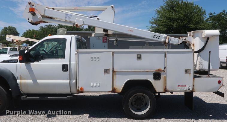 image for item GS9940 2011 Ford F450 Super Duty  bucket truck