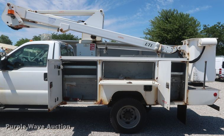 image for item GS9940 2011 Ford F450 Super Duty  bucket truck