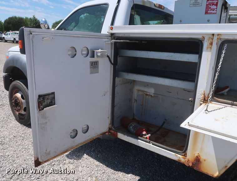 image for item GS9940 2011 Ford F450 Super Duty  bucket truck