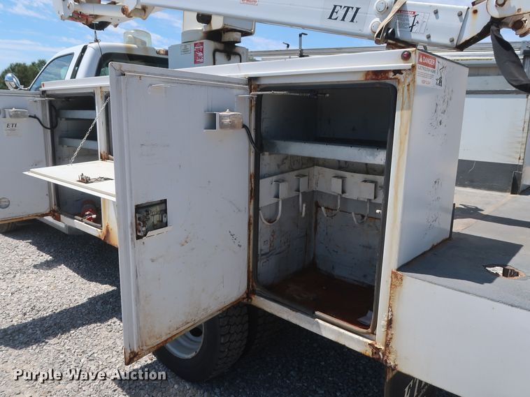 image for item GS9940 2011 Ford F450 Super Duty  bucket truck