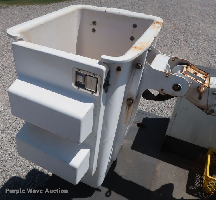 image for item GS9940 2011 Ford F450 Super Duty  bucket truck