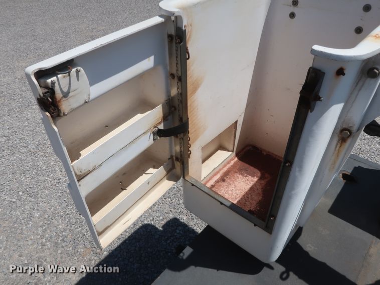 image for item GS9940 2011 Ford F450 Super Duty  bucket truck