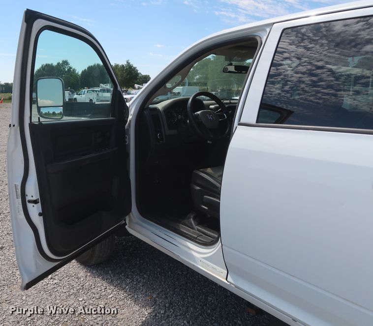 image for item GS9942 2011 Dodge Ram 4500HD  Crew Cab bucket truck