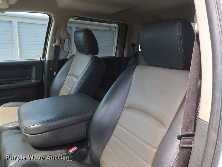 image for item GS9942 2011 Dodge Ram 4500HD  Crew Cab bucket truck