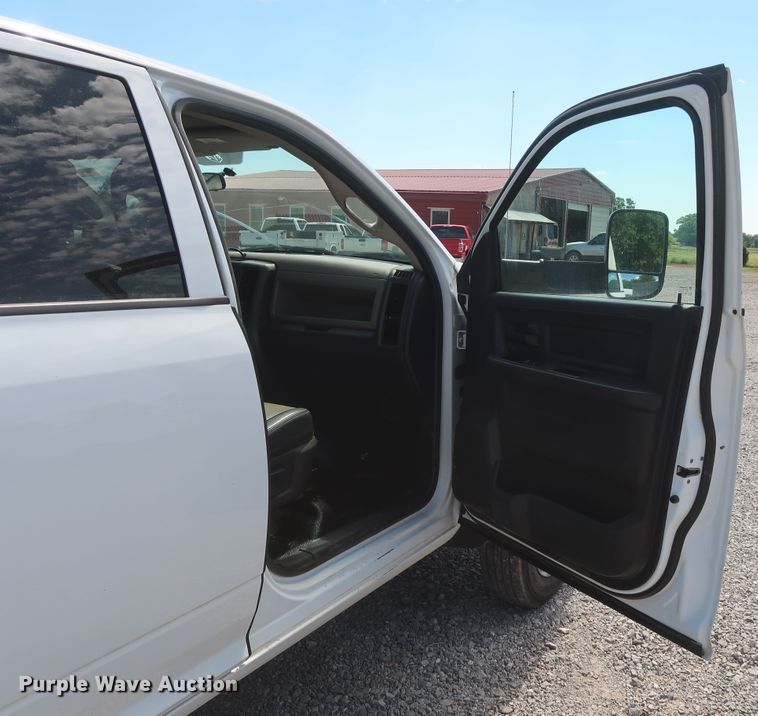image for item GS9942 2011 Dodge Ram 4500HD  Crew Cab bucket truck