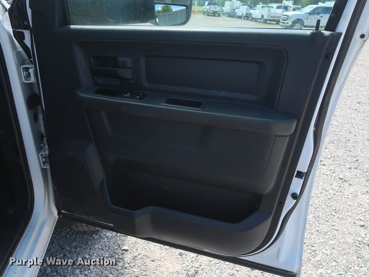 image for item GS9942 2011 Dodge Ram 4500HD  Crew Cab bucket truck