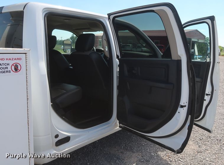 image for item GS9942 2011 Dodge Ram 4500HD  Crew Cab bucket truck