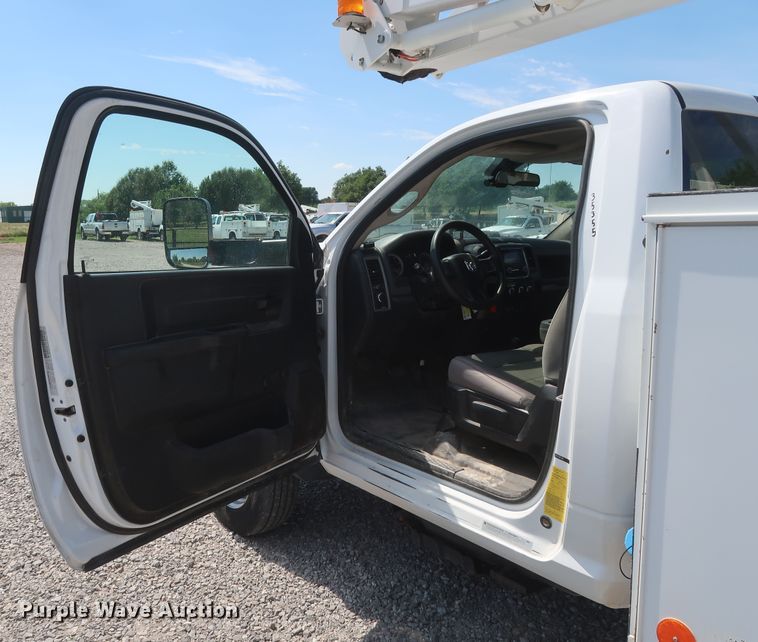 image for item GS9944 2015 Dodge Ram 5500HD  bucket truck