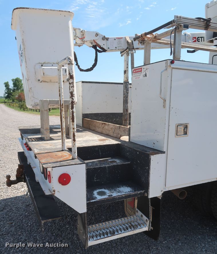 image for item GS9944 2015 Dodge Ram 5500HD  bucket truck