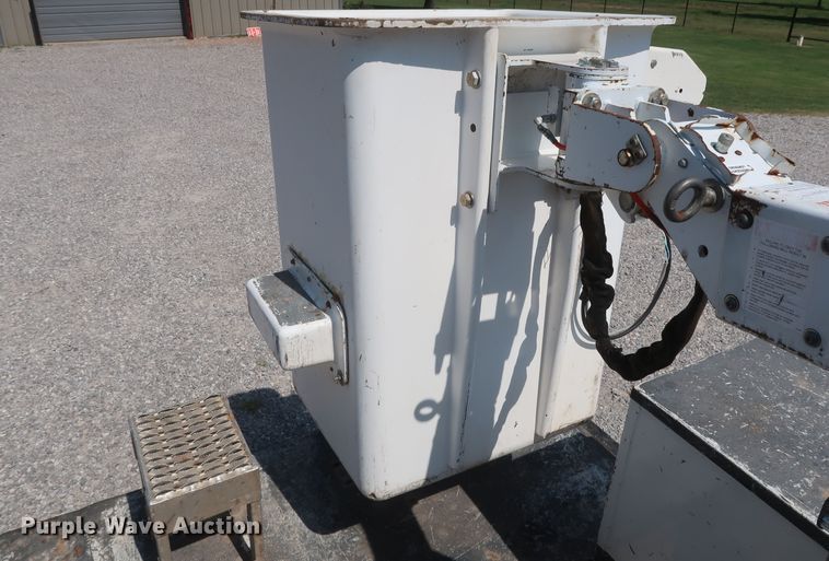 image for item GS9944 2015 Dodge Ram 5500HD  bucket truck