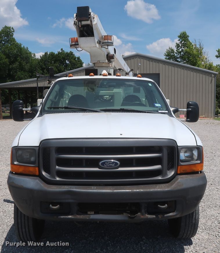 image for item GS9970 2000 Ford F450 Super Duty  bucket truck