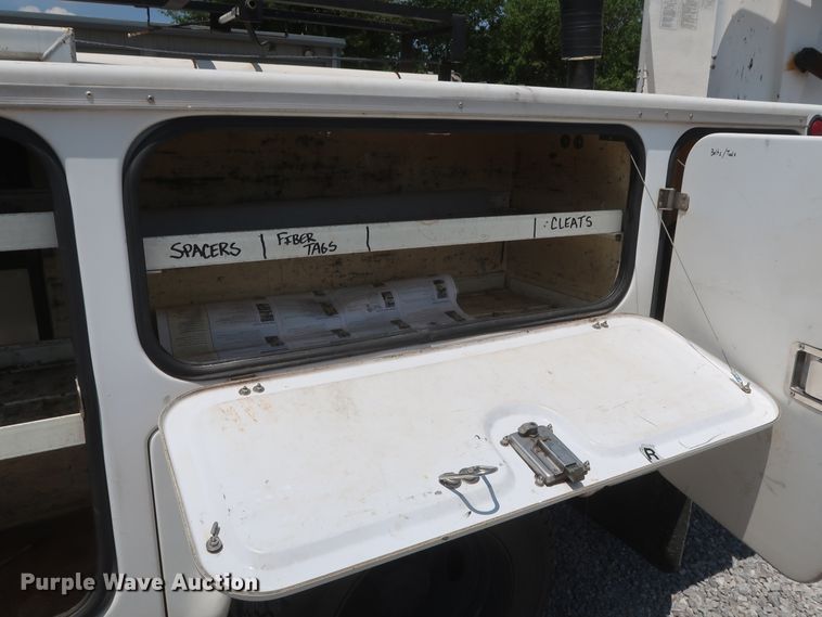 image for item GS9970 2000 Ford F450 Super Duty  bucket truck