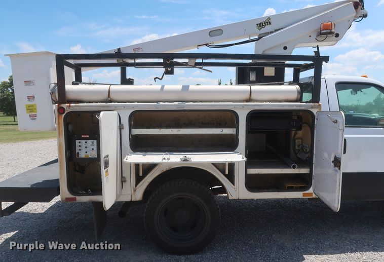 image for item GS9970 2000 Ford F450 Super Duty  bucket truck