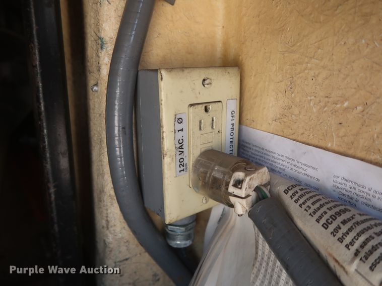 image for item GS9970 2000 Ford F450 Super Duty  bucket truck