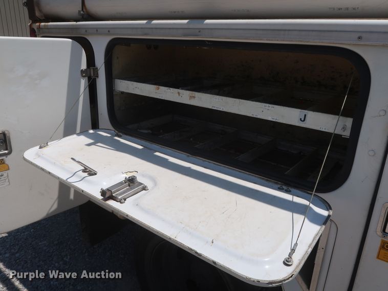 image for item GS9970 2000 Ford F450 Super Duty  bucket truck