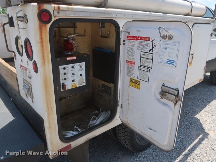 image for item GS9970 2000 Ford F450 Super Duty  bucket truck