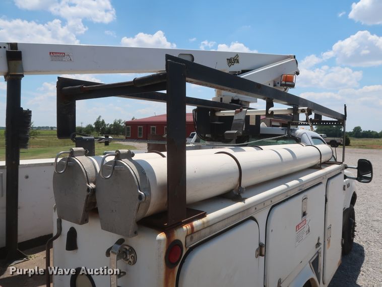 image for item GS9970 2000 Ford F450 Super Duty  bucket truck