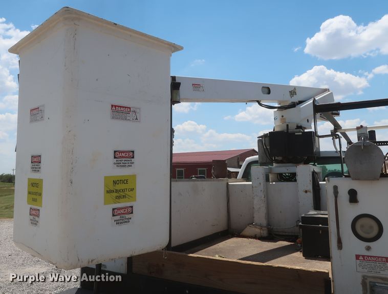 image for item GS9970 2000 Ford F450 Super Duty  bucket truck