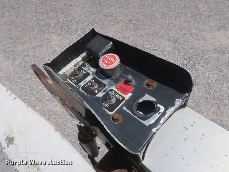 image for item GS9970 2000 Ford F450 Super Duty  bucket truck