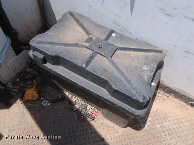 image for item GS9970 2000 Ford F450 Super Duty  bucket truck