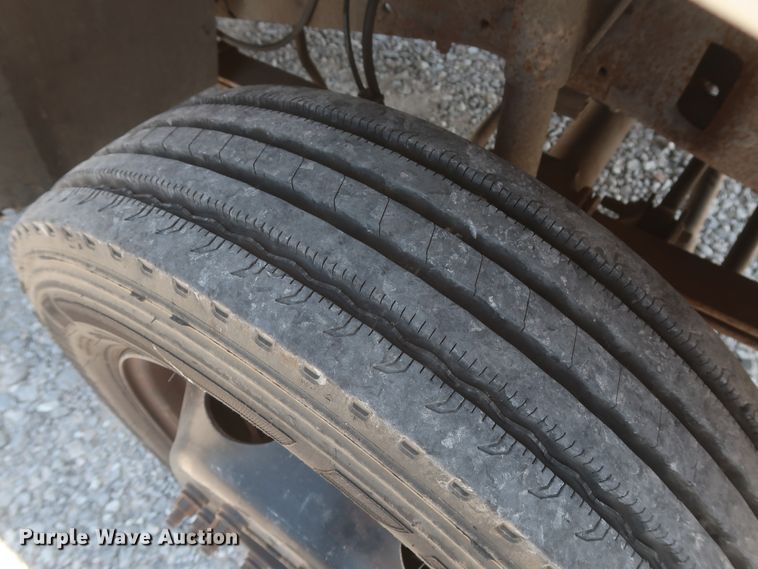 image for item GS9970 2000 Ford F450 Super Duty  bucket truck