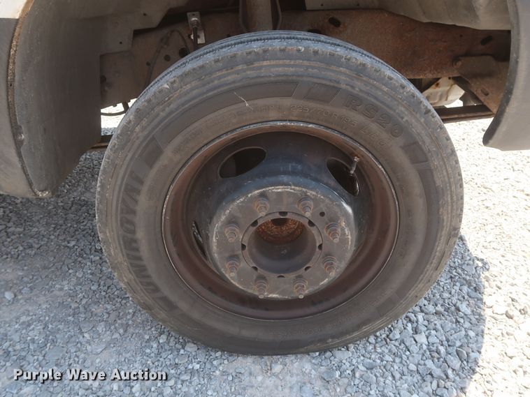 image for item GS9970 2000 Ford F450 Super Duty  bucket truck