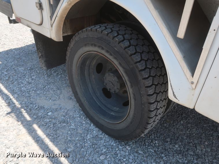 image for item GS9970 2000 Ford F450 Super Duty  bucket truck