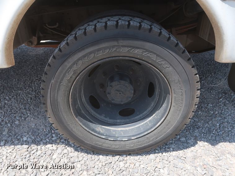 image for item GS9970 2000 Ford F450 Super Duty  bucket truck