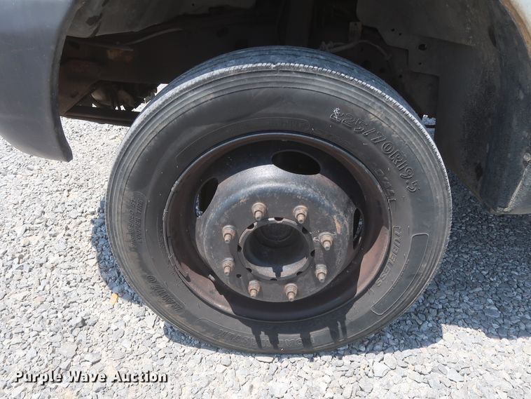 image for item GS9970 2000 Ford F450 Super Duty  bucket truck